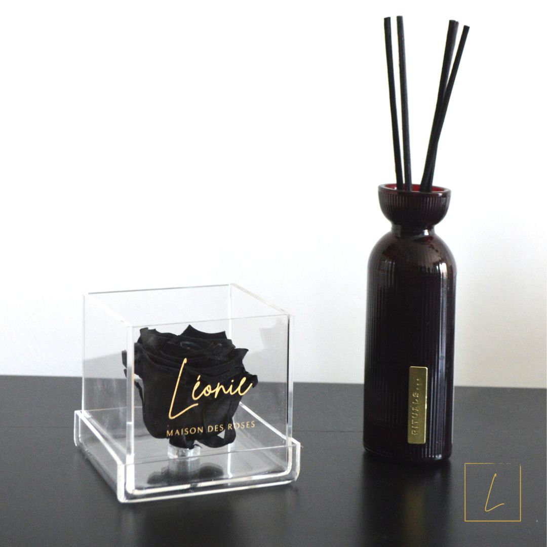 Boite De Rose Eternelle Black Acrylique à Couvercle - Léonie®